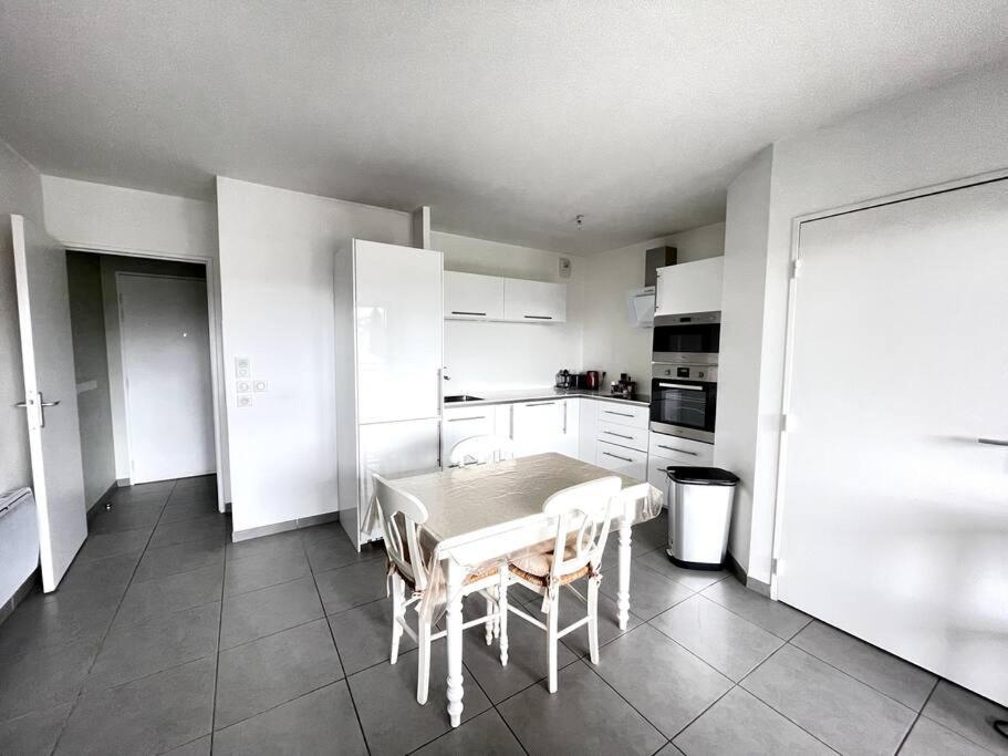 Spacieux T2 + Parking A 5 Min D'Aix Apartment Aix-en-Provence Exterior photo