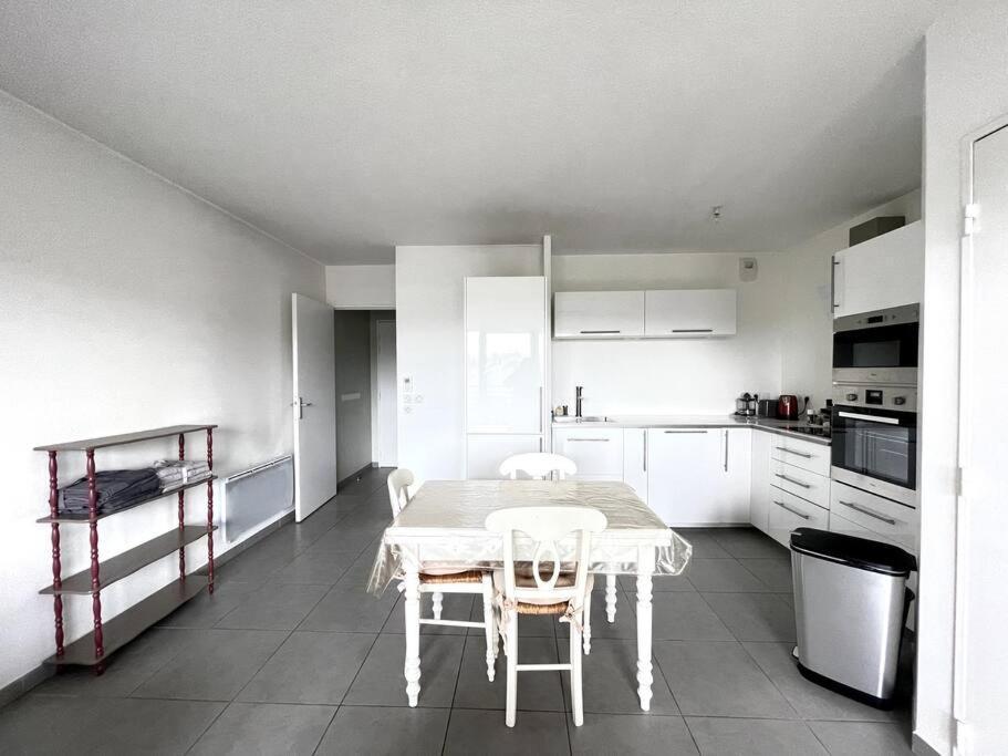 Spacieux T2 + Parking A 5 Min D'Aix Apartment Aix-en-Provence Exterior photo